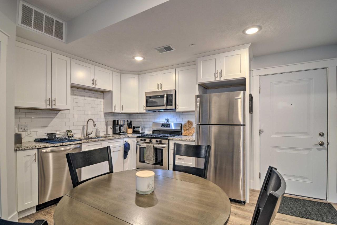 Modern Traverse City Condo About 1 Mi To Bay! Exterior foto