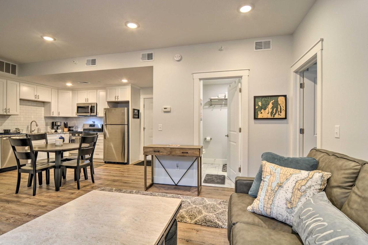 Modern Traverse City Condo About 1 Mi To Bay! Exterior foto