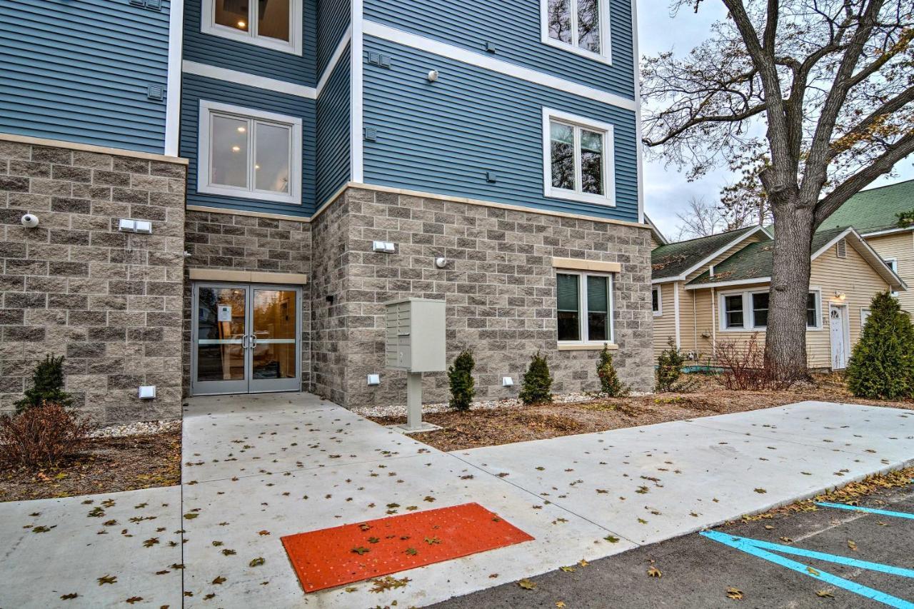Modern Traverse City Condo About 1 Mi To Bay! Exterior foto